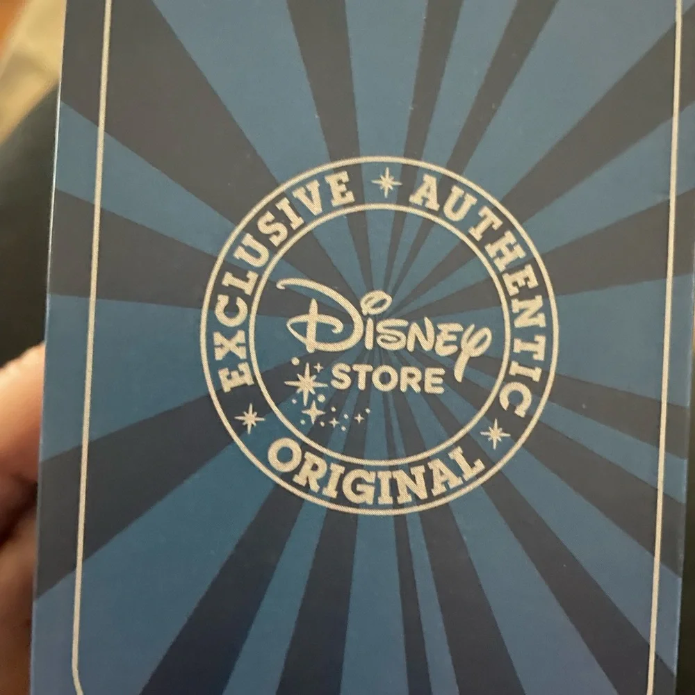 BNIB Disney Store Exclusive I LOVE ❤️ NY Mickey Mouse watch - Picture 4 of 6